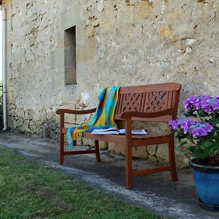 Bleu Raisin Bed & Breakfast 3*
